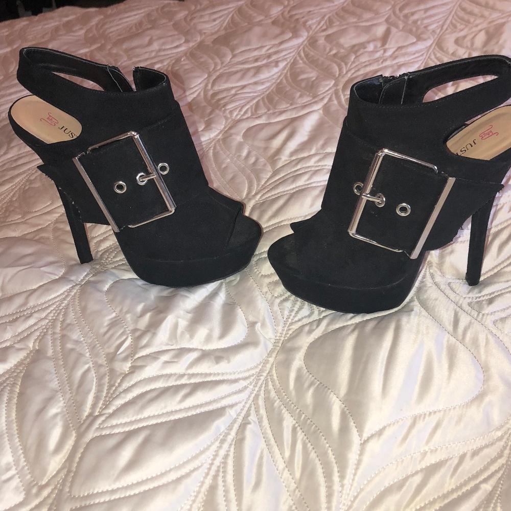 CUTE JustFab Black Heels w/ Silver Buckle